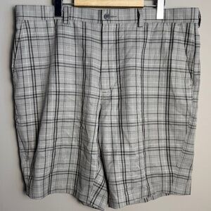 Haggar‎ Men's Performance Casual Plaid Golf Walking Shorts Silver/Gray 38